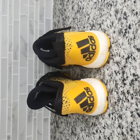 Black & Yellow Adidas Knit Basketball Shoes sz 17 stableframe sneakers - Picture 4 of 7